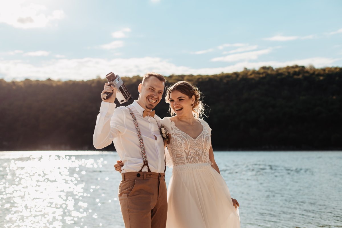 Shooting d'inspiration mariage bohème à la plage en Franche-Comté